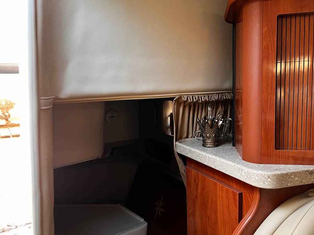 Slide: The Image of Rinker 320 Fiesta Vee 2005 - 15329307