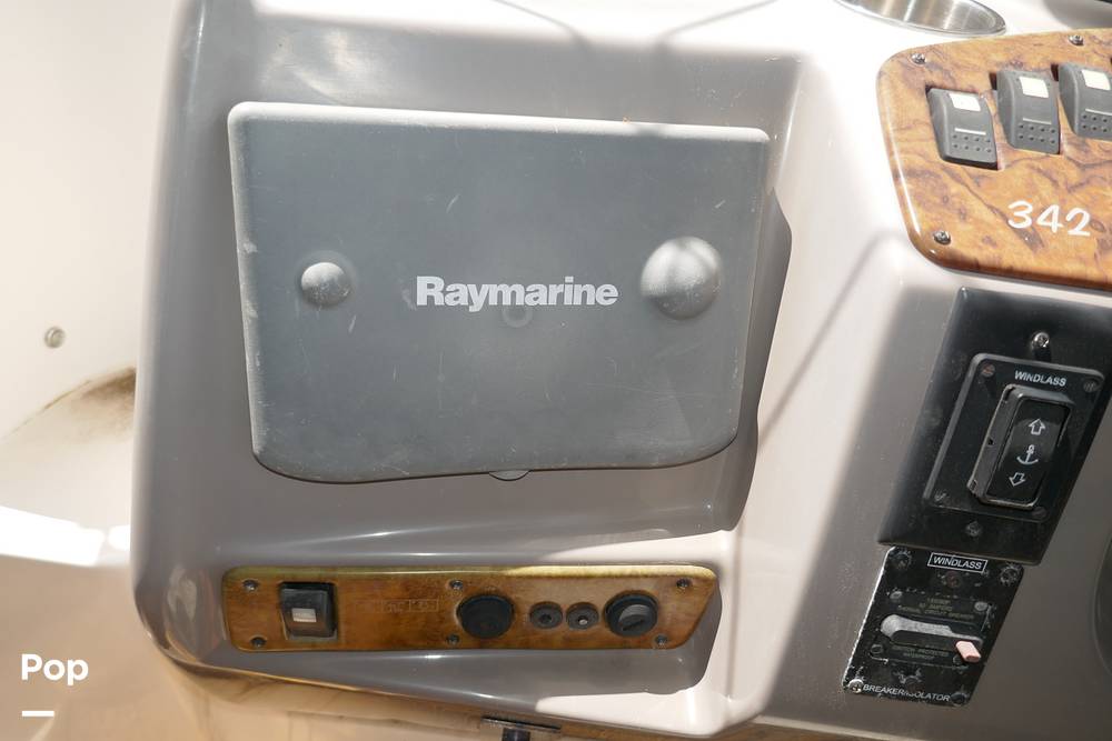 Slide: The Image of Rinker 342 Express Cruiser 2006 - 15551380