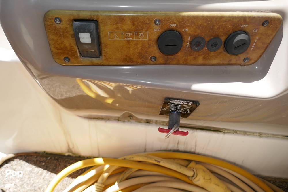 Slide: The Image of Rinker 342 Express Cruiser 2006 - 15551385