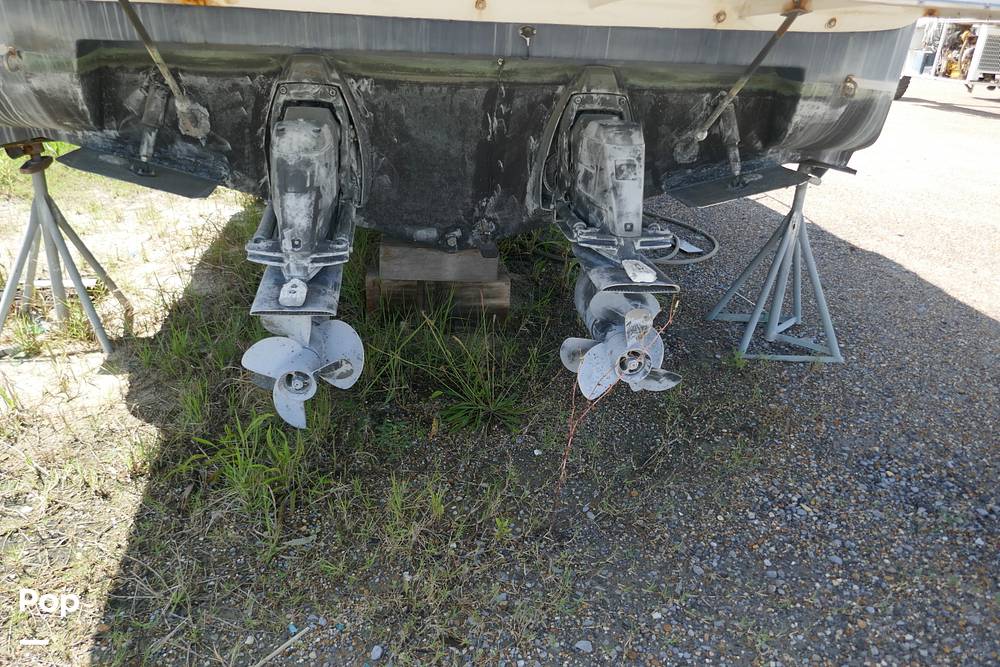 Slide: The Image of Rinker 342 Express Cruiser 2006 - 15551434