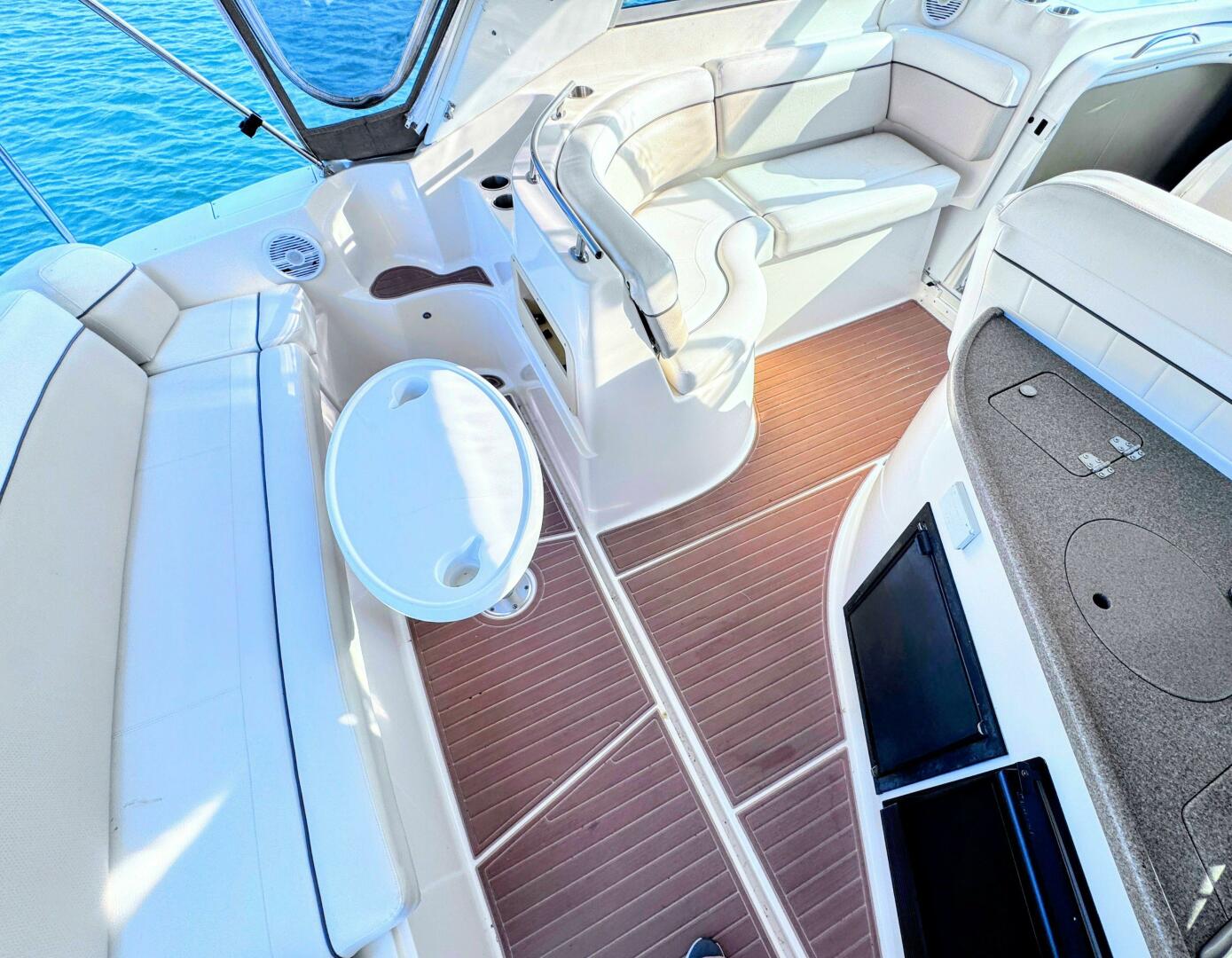 Slide: The Image of Rinker 342 Express Cruiser 2006 - 5555000