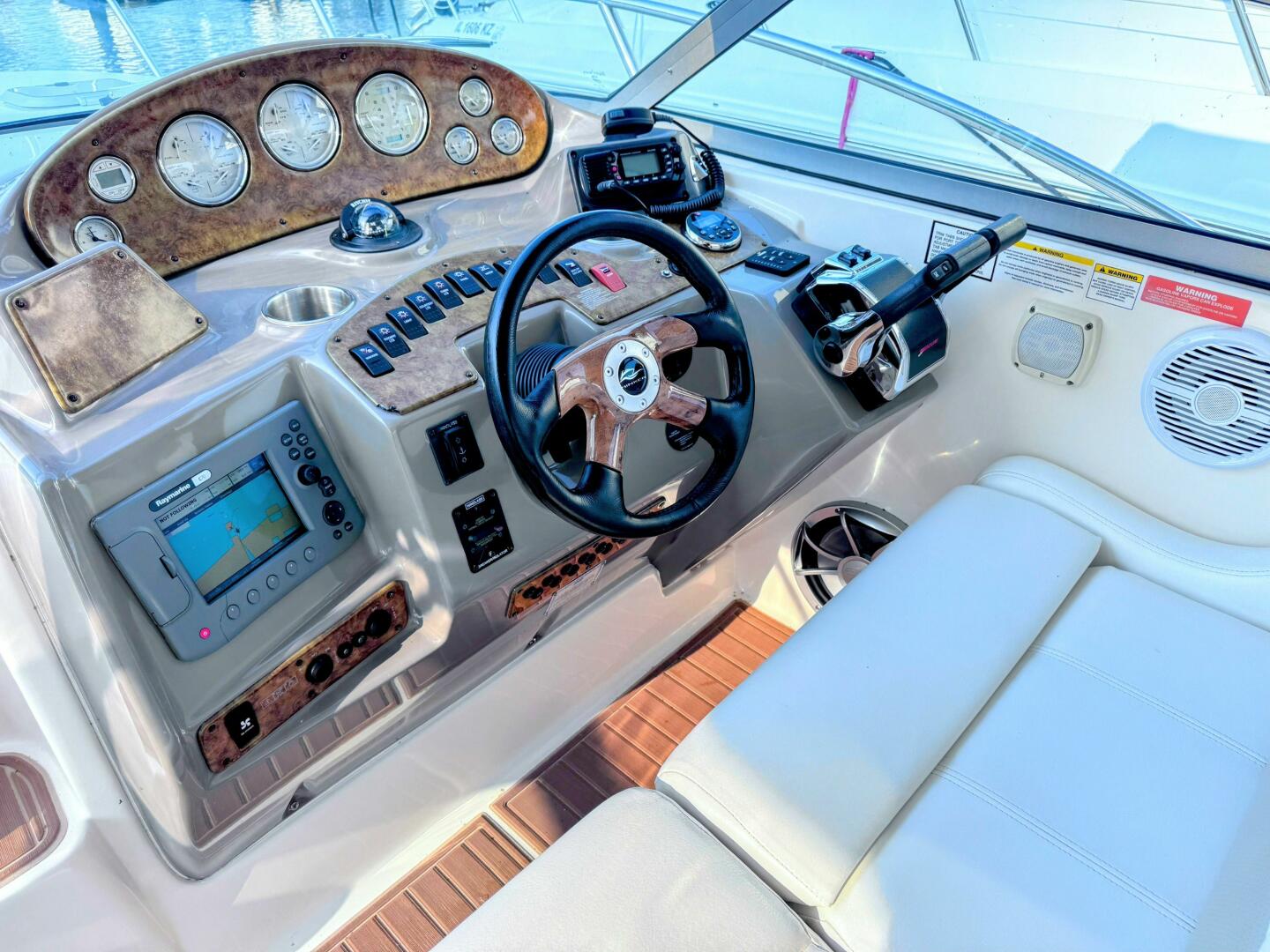 Slide: The Image of Rinker 342 Express Cruiser 2006 - 5555001