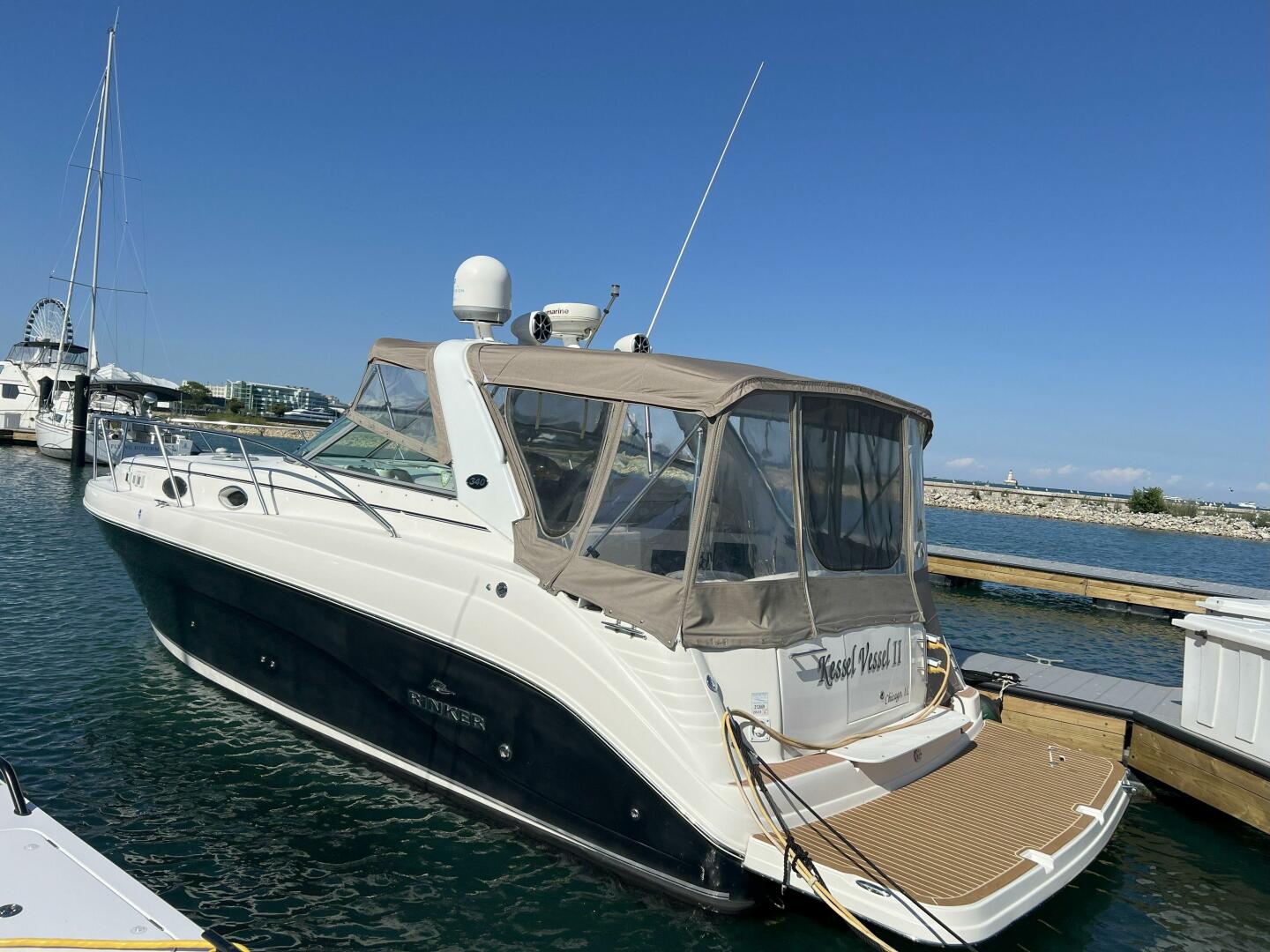 Slide: The Image of Rinker 342 Express Cruiser 2006 - 5555005