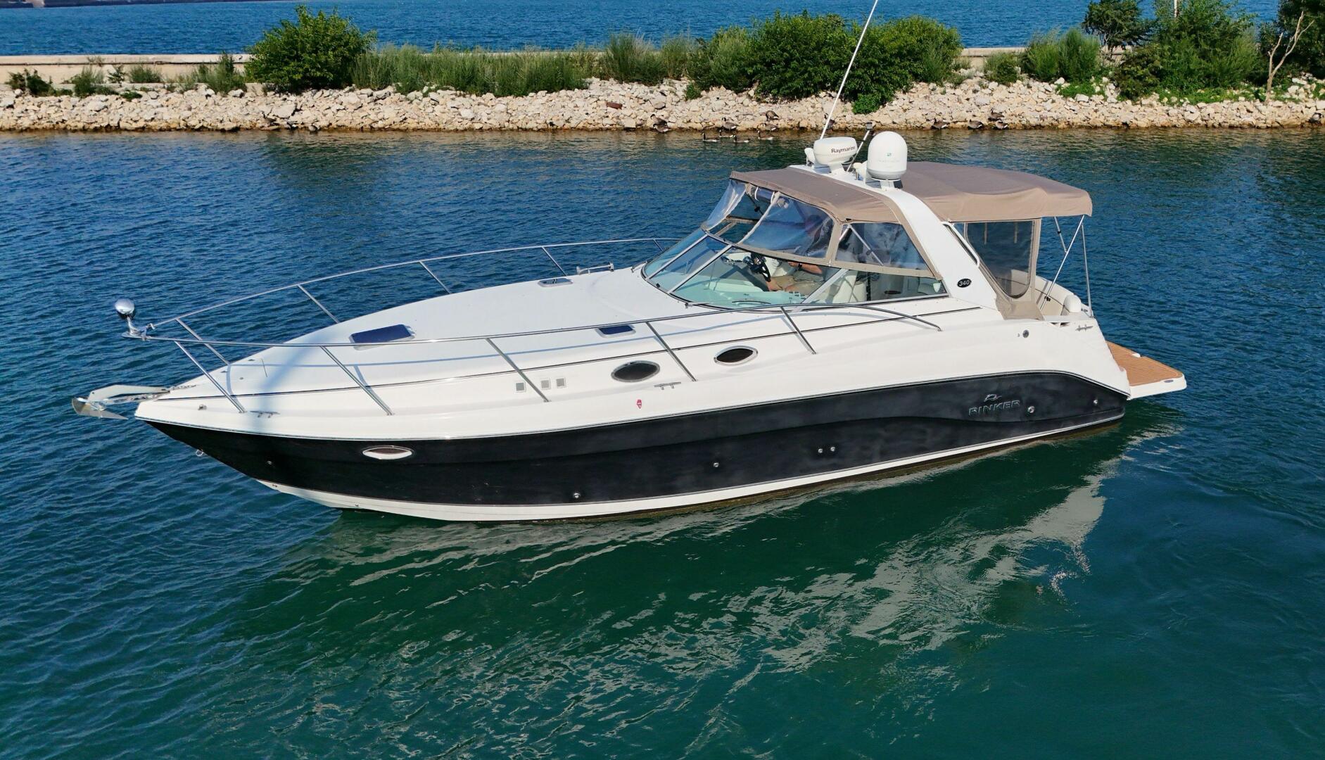 Slide: The Image of Rinker 342 Express Cruiser 2006 - 5555007