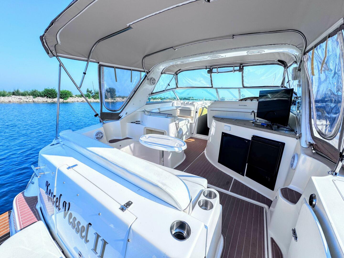 Slide: The Image of Rinker 342 Express Cruiser 2006 - 5555010