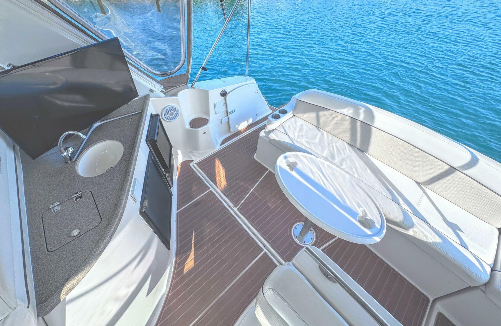 Slide: The Image of Rinker 342 Express Cruiser 2006 - 5555011