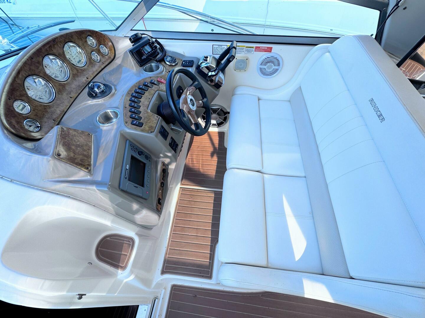 Slide: The Image of Rinker 342 Express Cruiser 2006 - 5555012