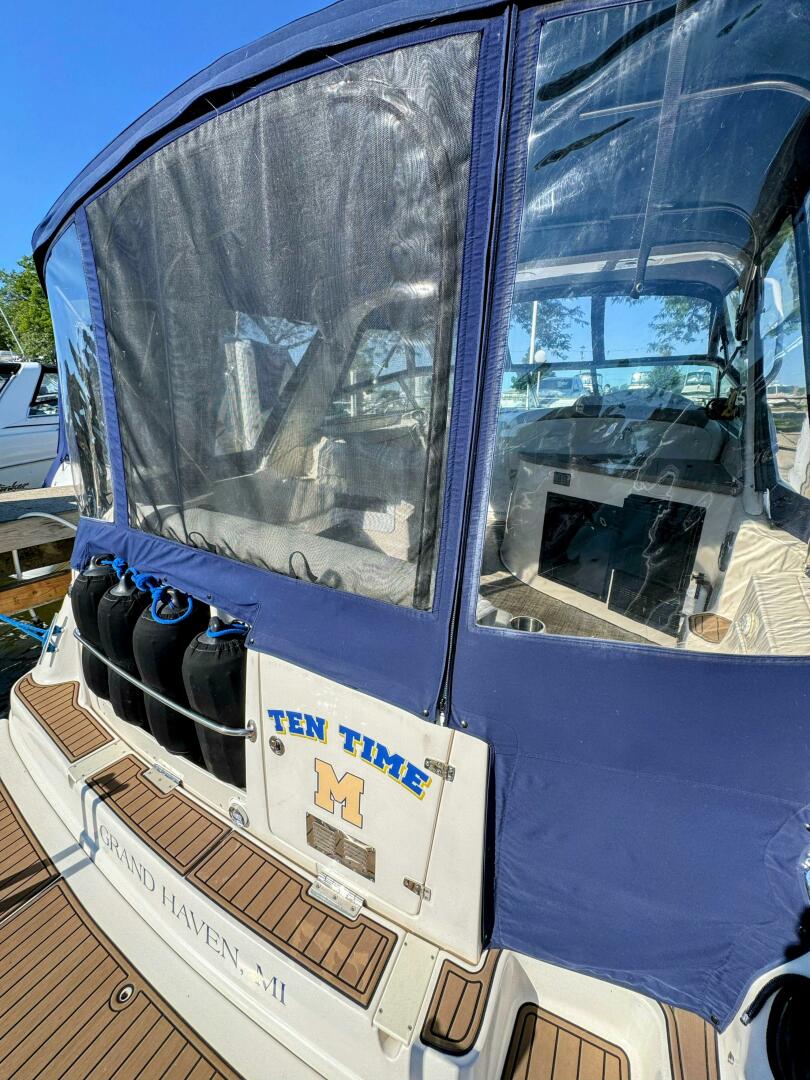 Slide: The Image of Rinker 342 Fiesta Vee 2004 - 5576891