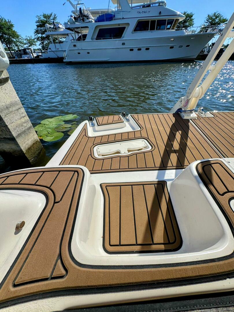 Slide: The Image of Rinker 342 Fiesta Vee 2004 - 5576893