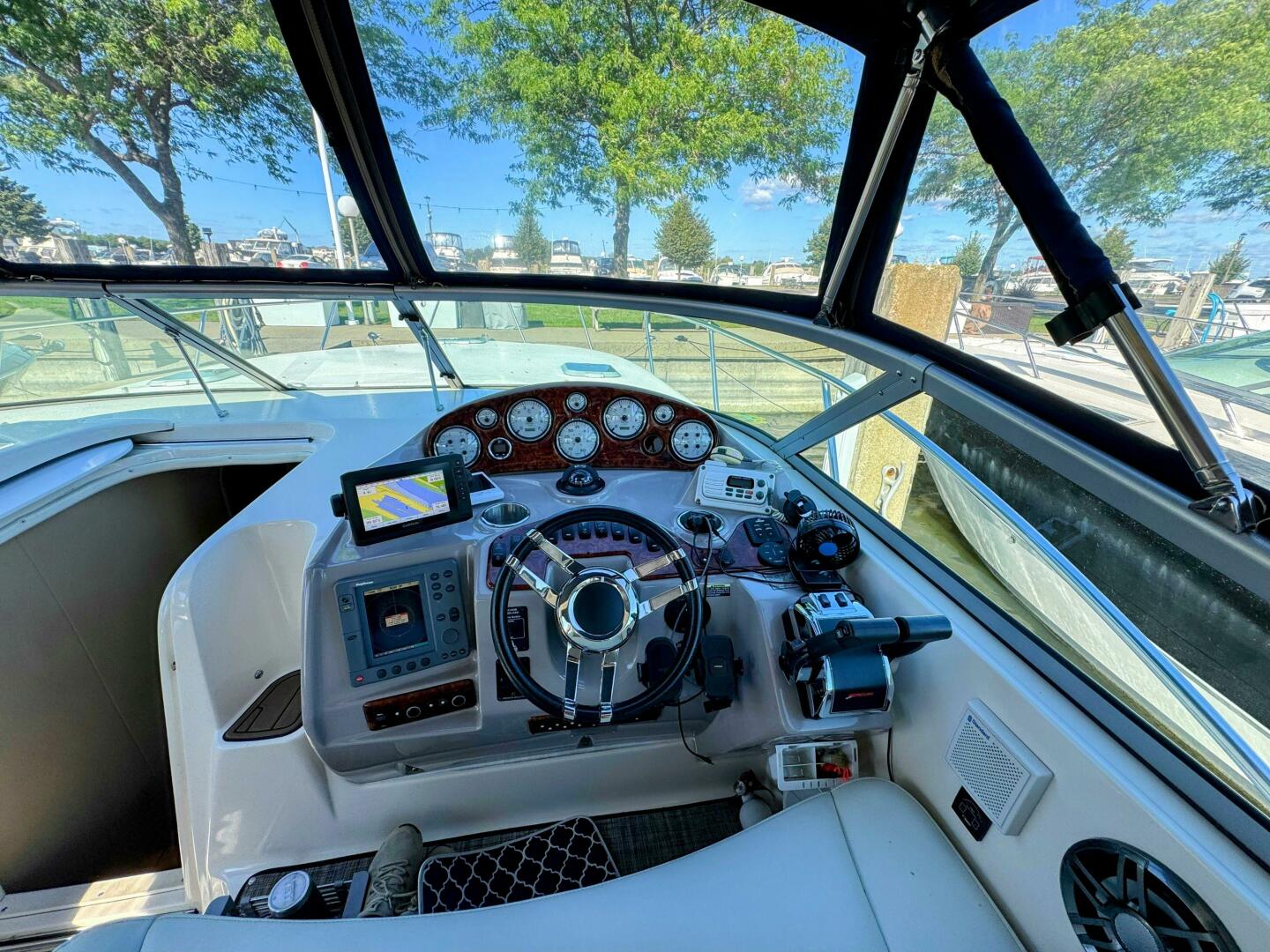 Slide: The Image of Rinker 342 Fiesta Vee 2004 - 5576896