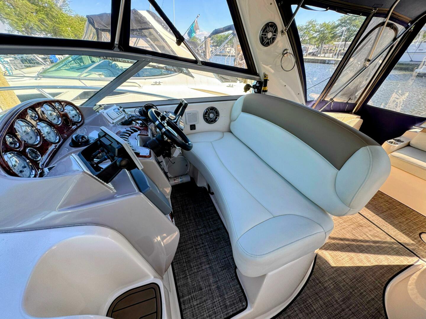 Slide: The Image of Rinker 342 Fiesta Vee 2004 - 5576898