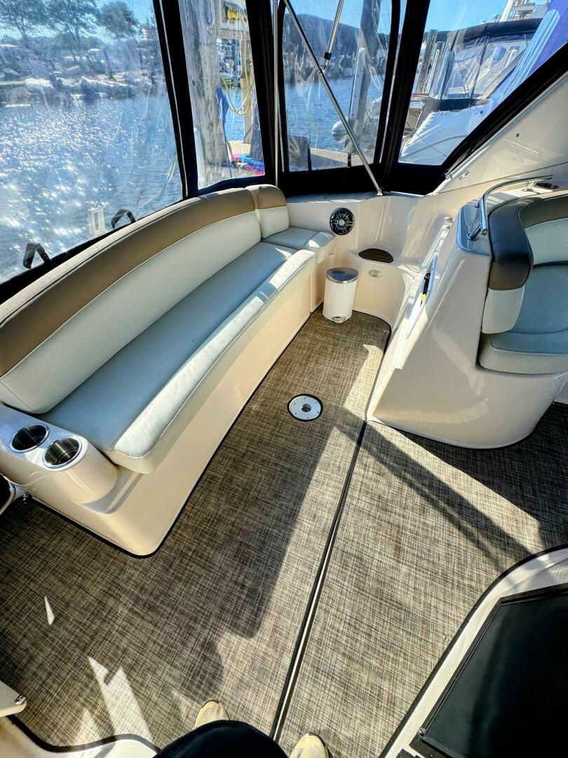 Slide: The Image of Rinker 342 Fiesta Vee 2004 - 5576906