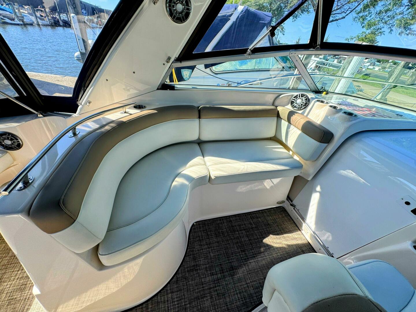 Slide: The Image of Rinker 342 Fiesta Vee 2004 - 5576911