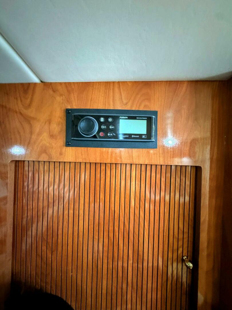 Slide: The Image of Rinker 342 Fiesta Vee 2004 - 5576935