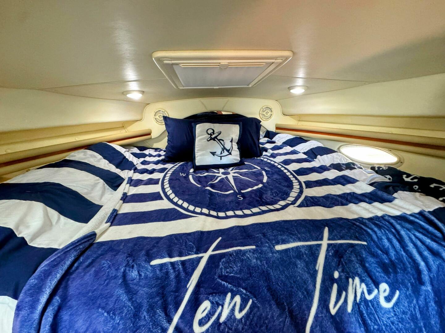 Slide: The Image of Rinker 342 Fiesta Vee 2004 - 5576941