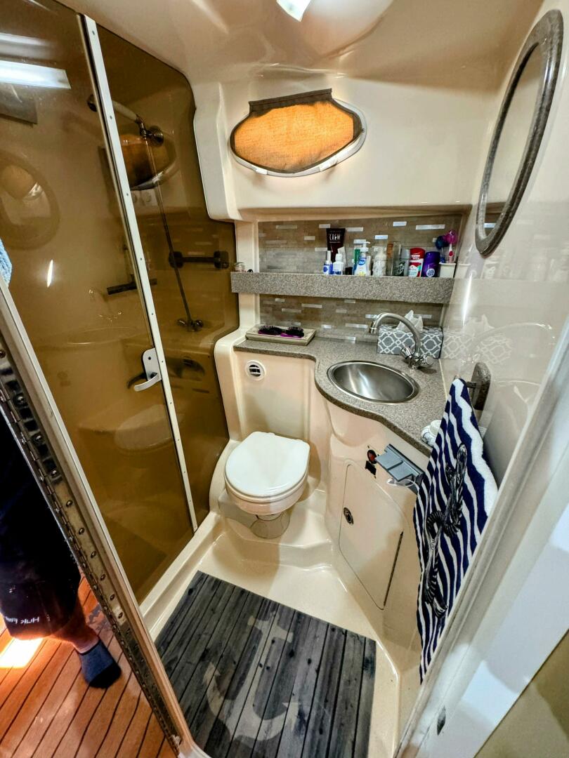 Slide: The Image of Rinker 342 Fiesta Vee 2004 - 5576946