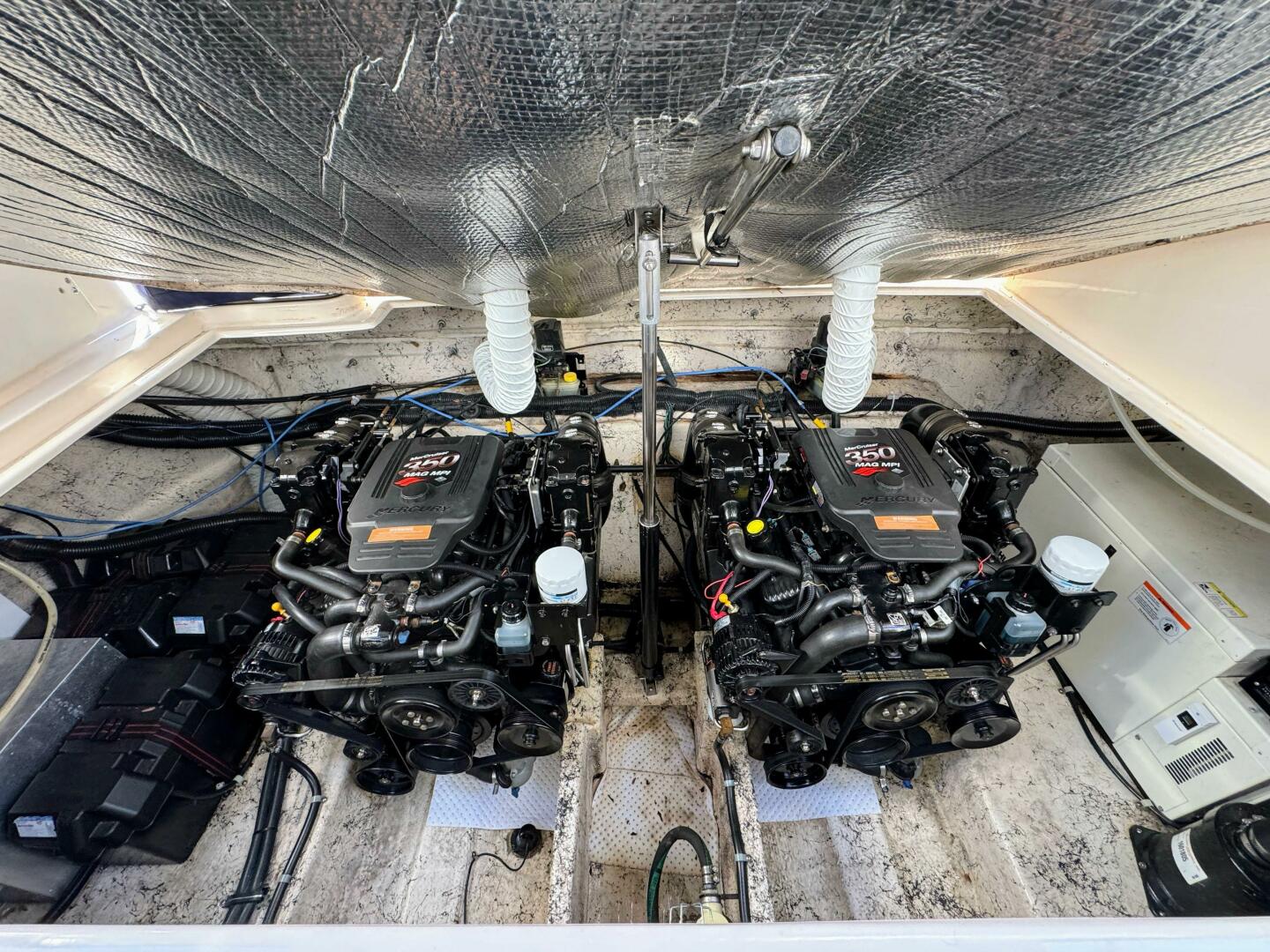 Slide: The Image of Rinker 342 Fiesta Vee 2004 - 5576950