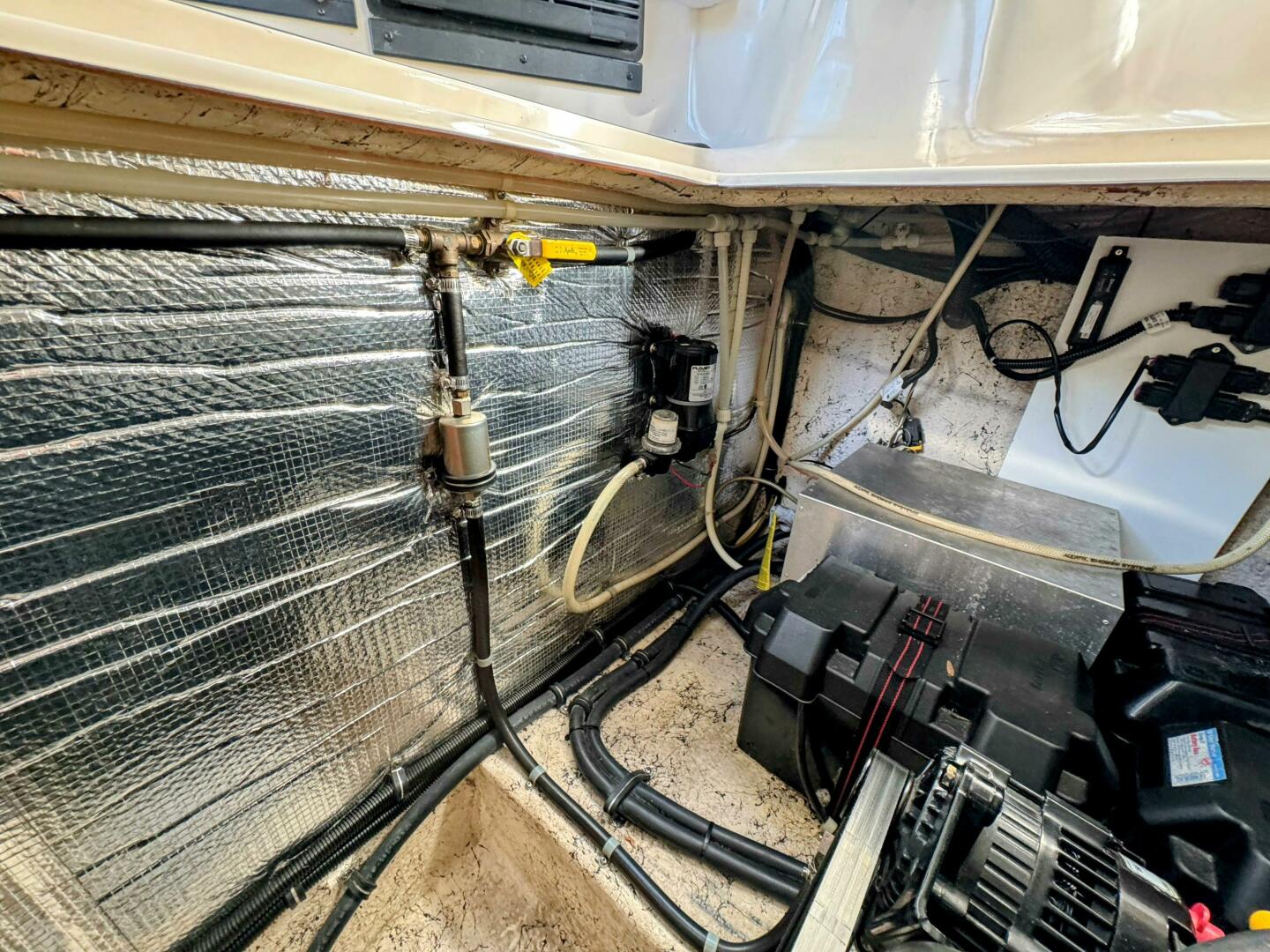 Slide: The Image of Rinker 342 Fiesta Vee 2004 - 5576956