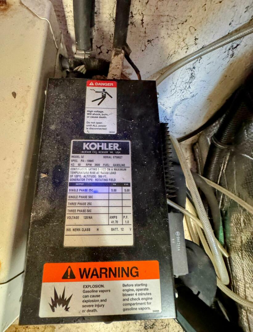 Slide: The Image of Rinker 342 Fiesta Vee 2004 - 5576966