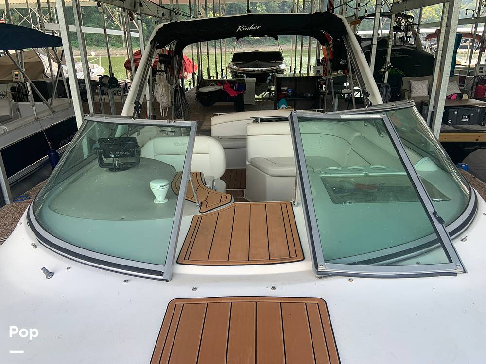 Slide: The Image of Rinker Fiesta Vee 270 2003 - 30