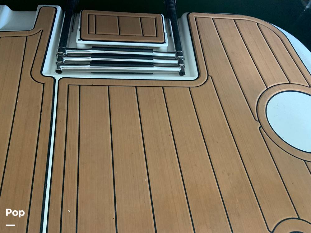 Slide: The Image of Rinker Fiesta Vee 270 2003 - 32