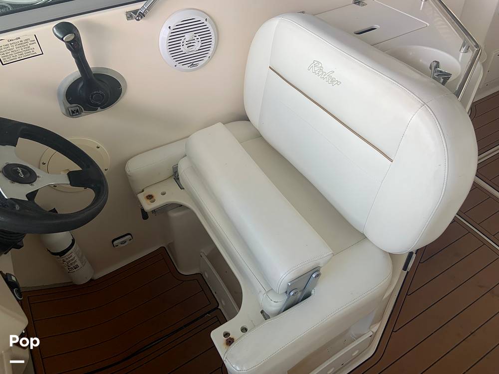 Slide: The Image of Rinker Fiesta Vee 270 2003 - 56