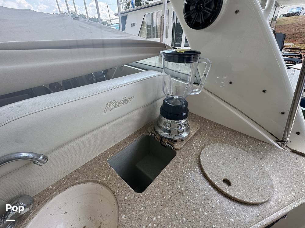 Slide: The Image of Rinker Fiesta Vee 300 2005 - 14670517
