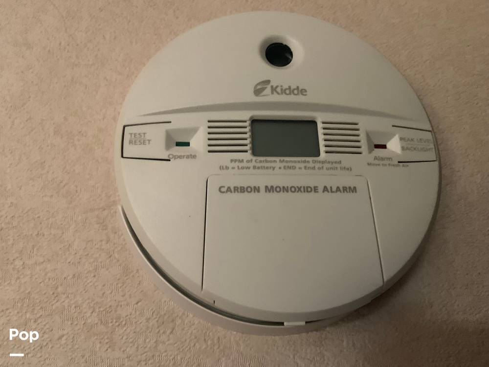 Slide: The Image of Rinker Fiesta Vee 300 2006 - 118