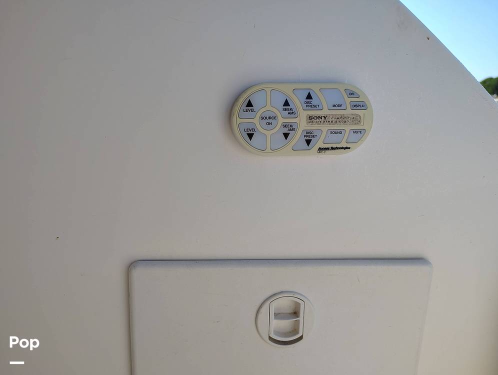 Slide: The Image of Rinker Fiesta Vee 312 2005 - 14735826