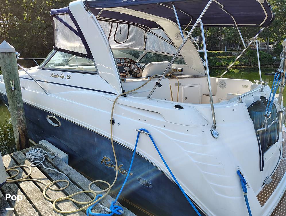 Slide: The Image of Rinker Fiesta Vee 312 2005 - 14735818