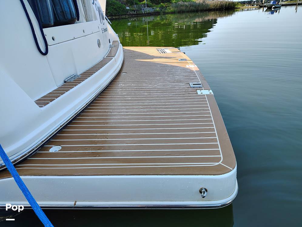 Slide: The Image of Rinker Fiesta Vee 312 2005 - 14735820