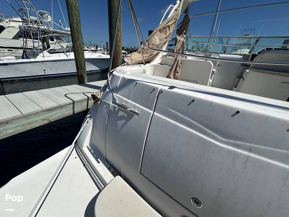 Slide: The Image of Rinker Fiesta Vee 320 2005 - 15259788