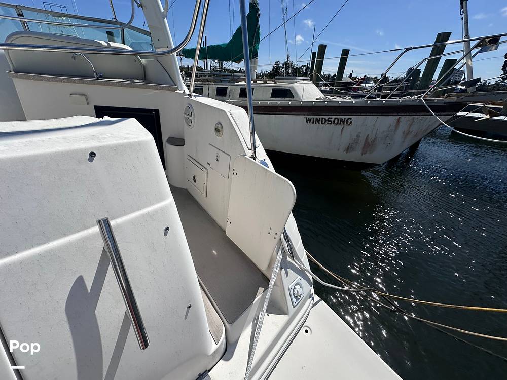 Slide: The Image of Rinker Fiesta Vee 320 2005 - 15259789