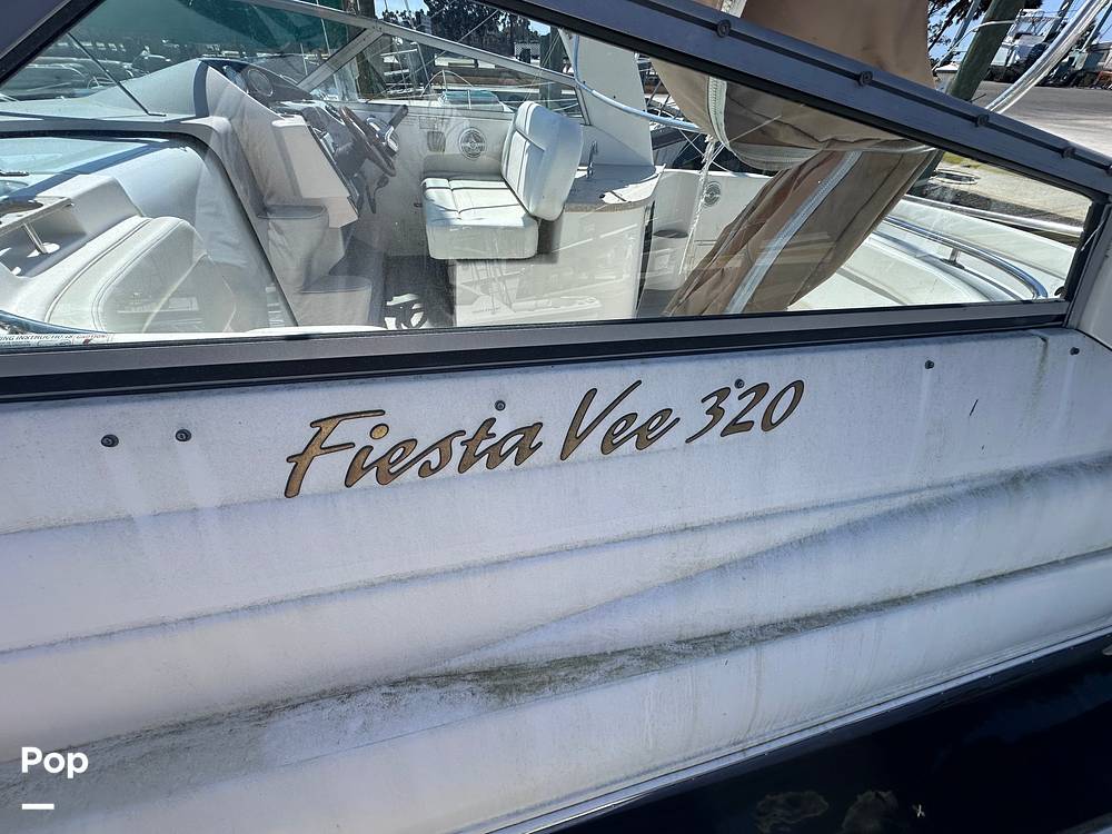 Slide: The Image of Rinker Fiesta Vee 320 2005 - 15259767