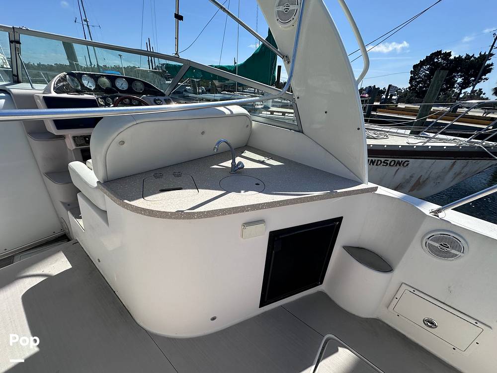 Slide: The Image of Rinker Fiesta Vee 320 2005 - 15259769