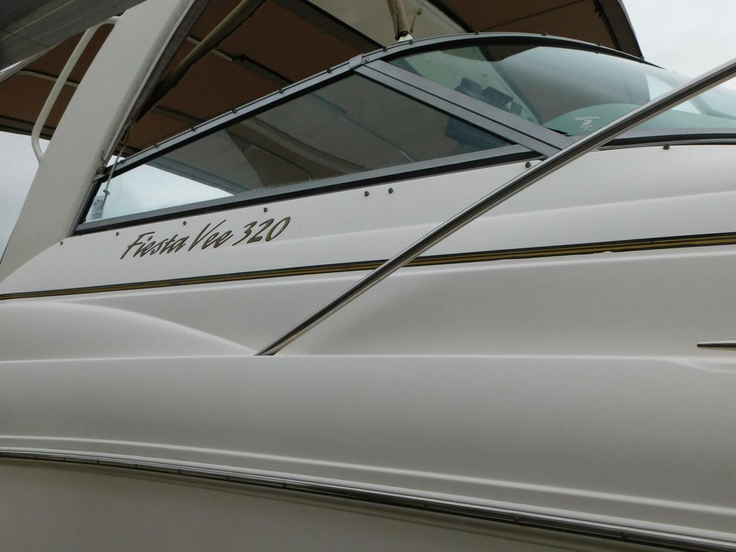 Slide: The Image of Rinker Fiesta Vee 320 2006 - 4202266