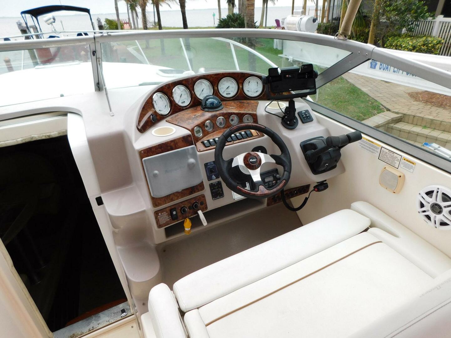 Slide: The Image of Rinker Fiesta Vee 320 2006 - 4202270