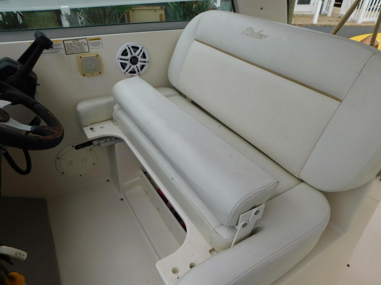 Slide: The Image of Rinker Fiesta Vee 320 2006 - 4202271