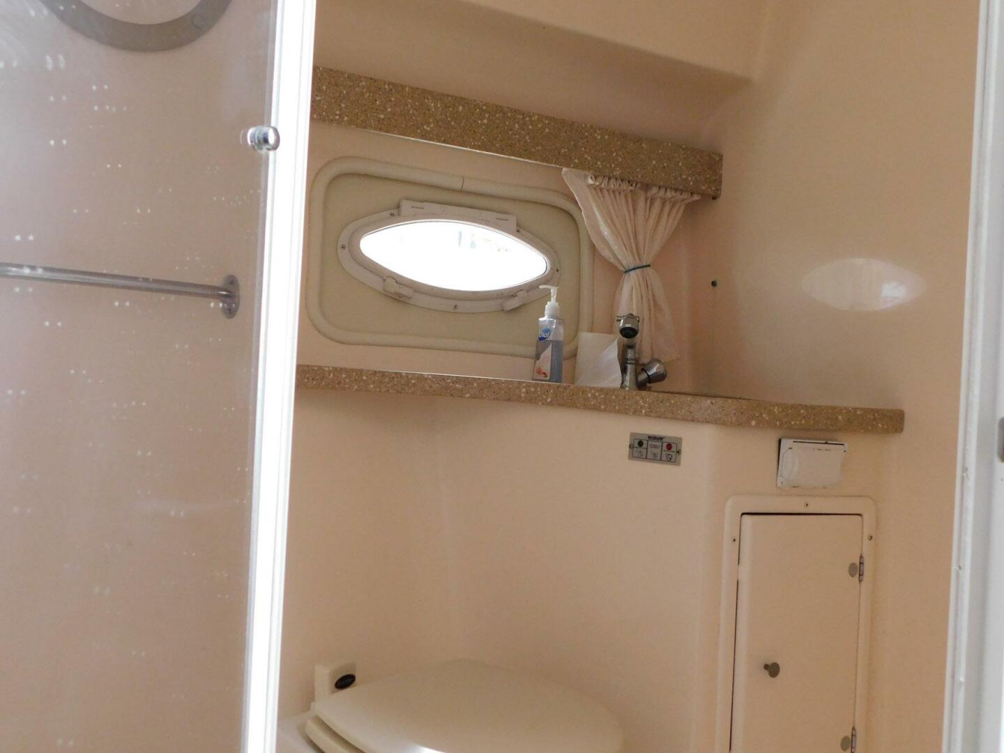 Slide: The Image of Rinker Fiesta Vee 320 2006 - 4202280