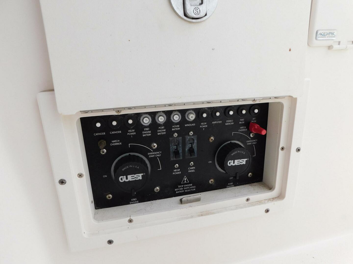 Slide: The Image of Rinker Fiesta Vee 320 2006 - 4202282