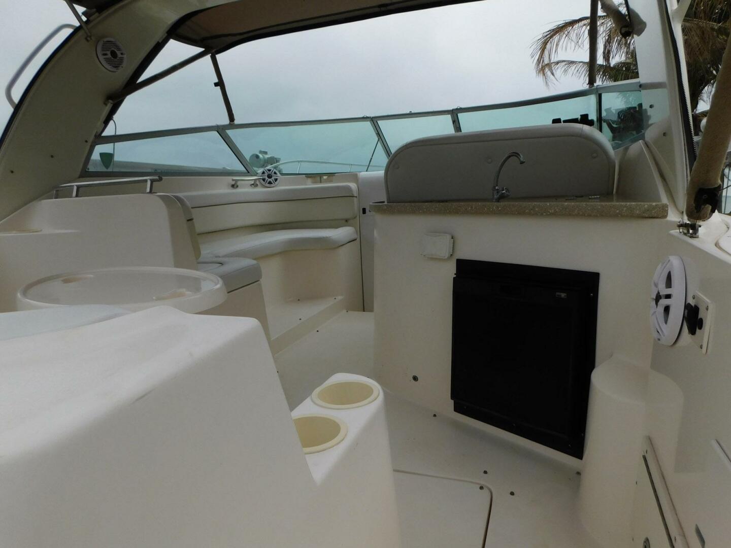 Slide: The Image of Rinker Fiesta Vee 320 2006 - 4202286