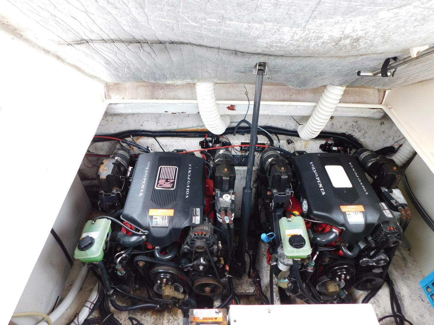 Slide: The Image of Rinker Fiesta Vee 320 2006 - 4202291