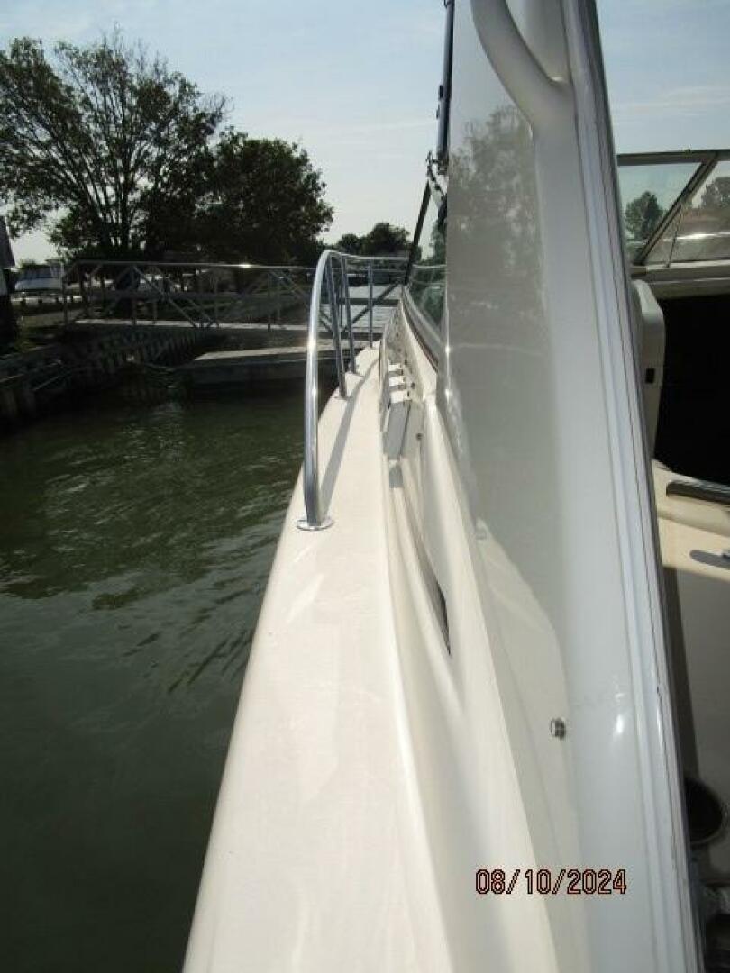 Slide: The Image of 34' Rinker port side deck - 4575020