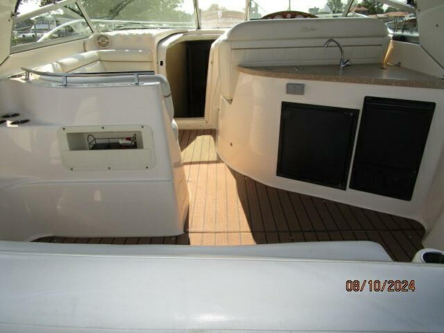 Slide: The Image of 34' Rinker aftdeck - 4574991