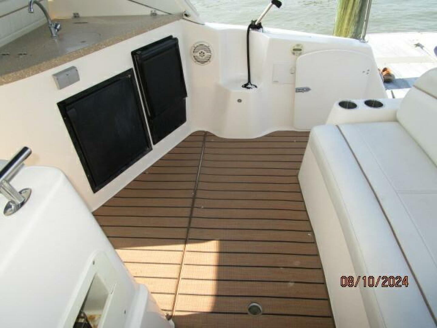 Slide: The Image of 34' Rinker aftdeck starboard - 4574994