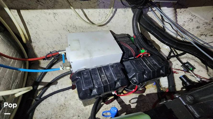 Slide: The Image of Rinker Fiesta Vee 342 2005 - 15289716