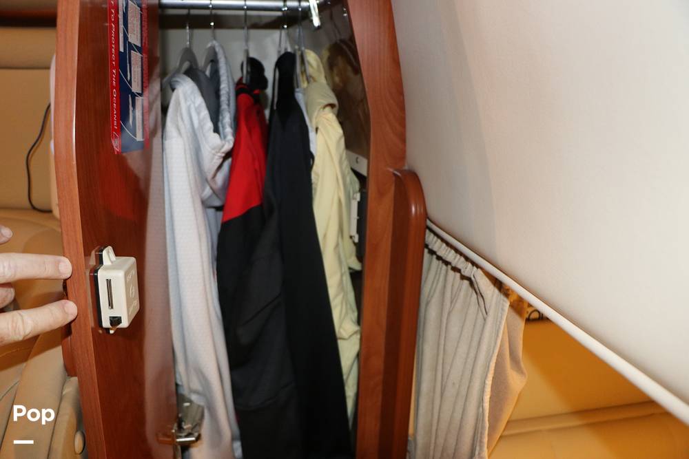 Slide: The Image of Rinker Fiesta Vee 342 2005 - 15328636