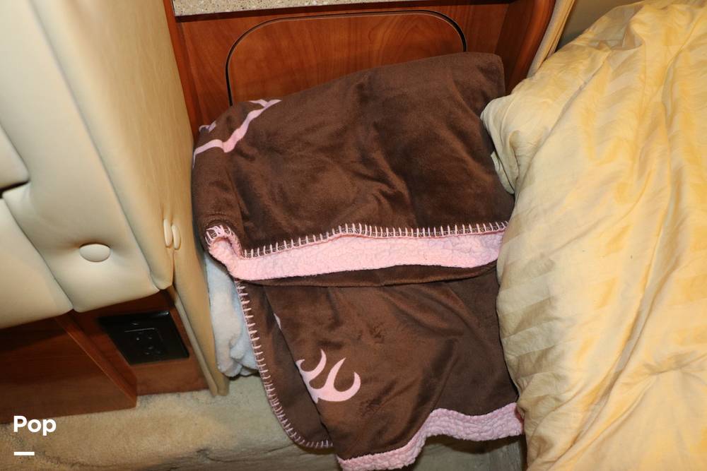 Slide: The Image of Rinker Fiesta Vee 342 2005 - 15328637