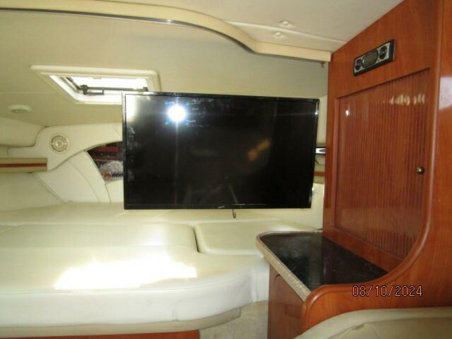 Slide: The Image of 34' Rinker TV - 4575026