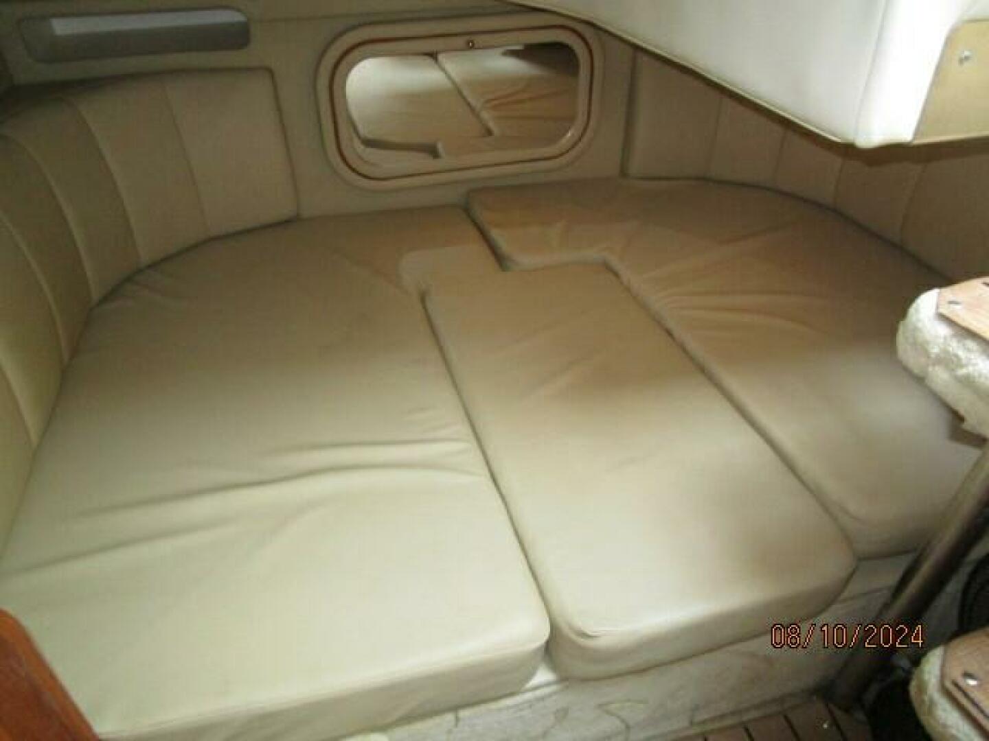 Slide: The Image of 34' Rinker aft berth - 4574989